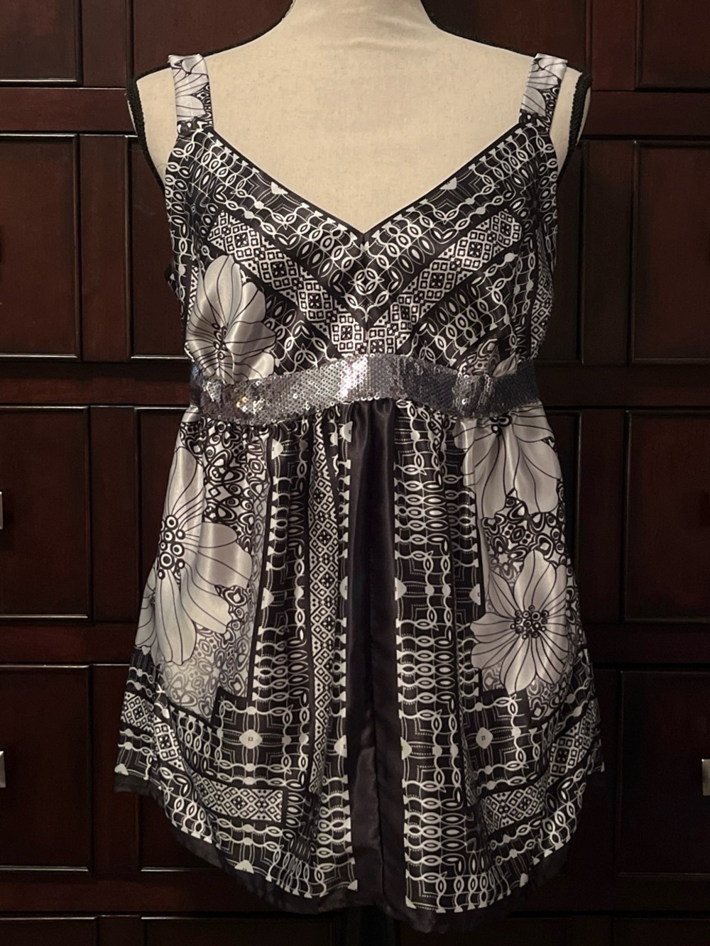 Black & White Floral Sequin-Trim Tank Top